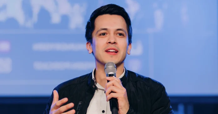 David Diga Hernandez Net Worth David Diga Hernandez net worth - Christian minister and YouTube creator with $1.6 million estimated wealth from ministry work